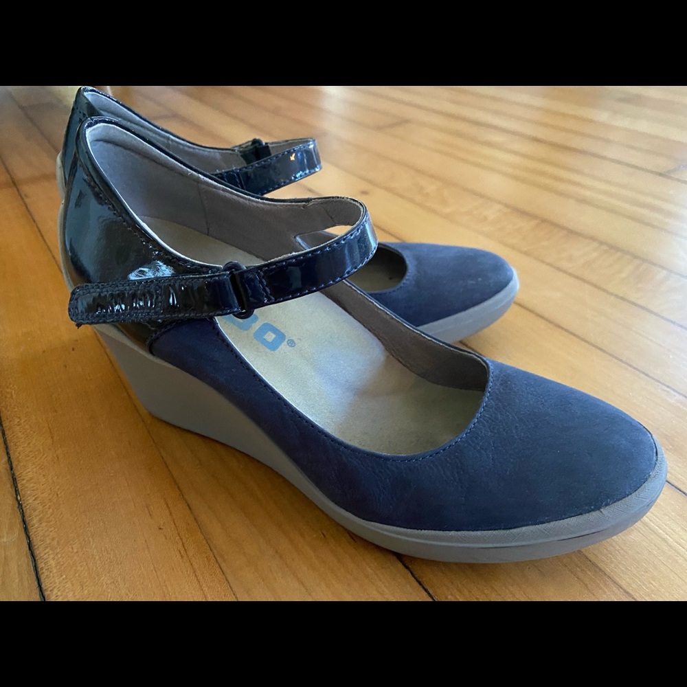Tsubo Mary Jane Wedge